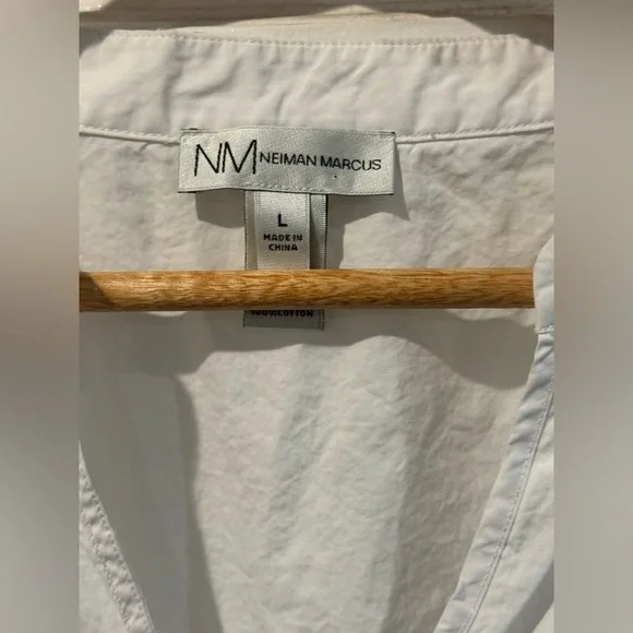 Neiman Marcus White Blouse with Navy Embroidery - Picture 2 of 4